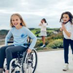 Vijf leuke activiteiten voor kinderen in een rolstoel
